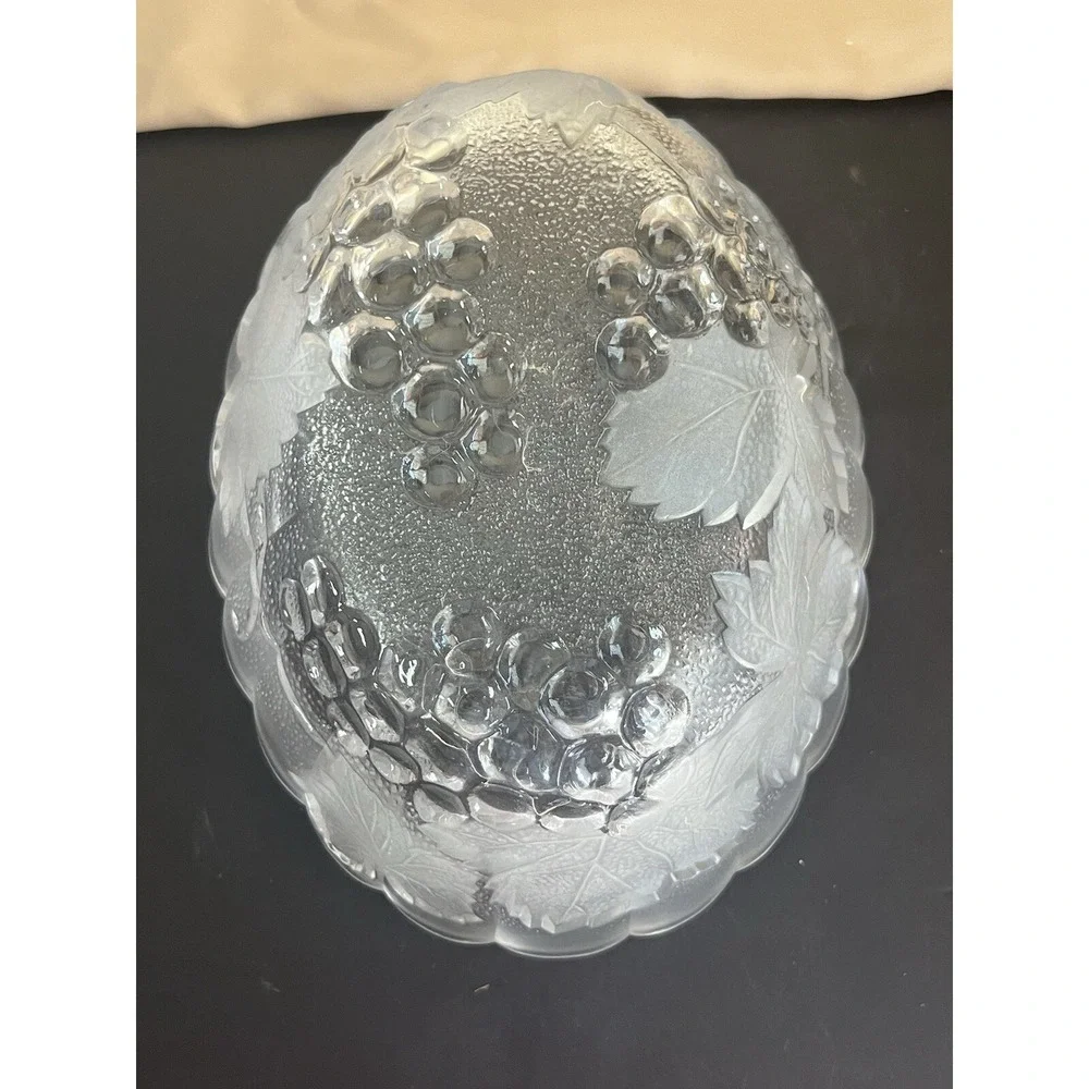 FROSTED GLASS GRAPES AND LEAVES OVAL FRUIT BOWL 10.5x8x4.5‎ (748)